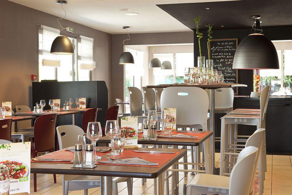 Campanile Livry-Gargan Hotel Restoran gambar